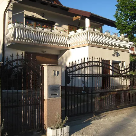 Yasica *